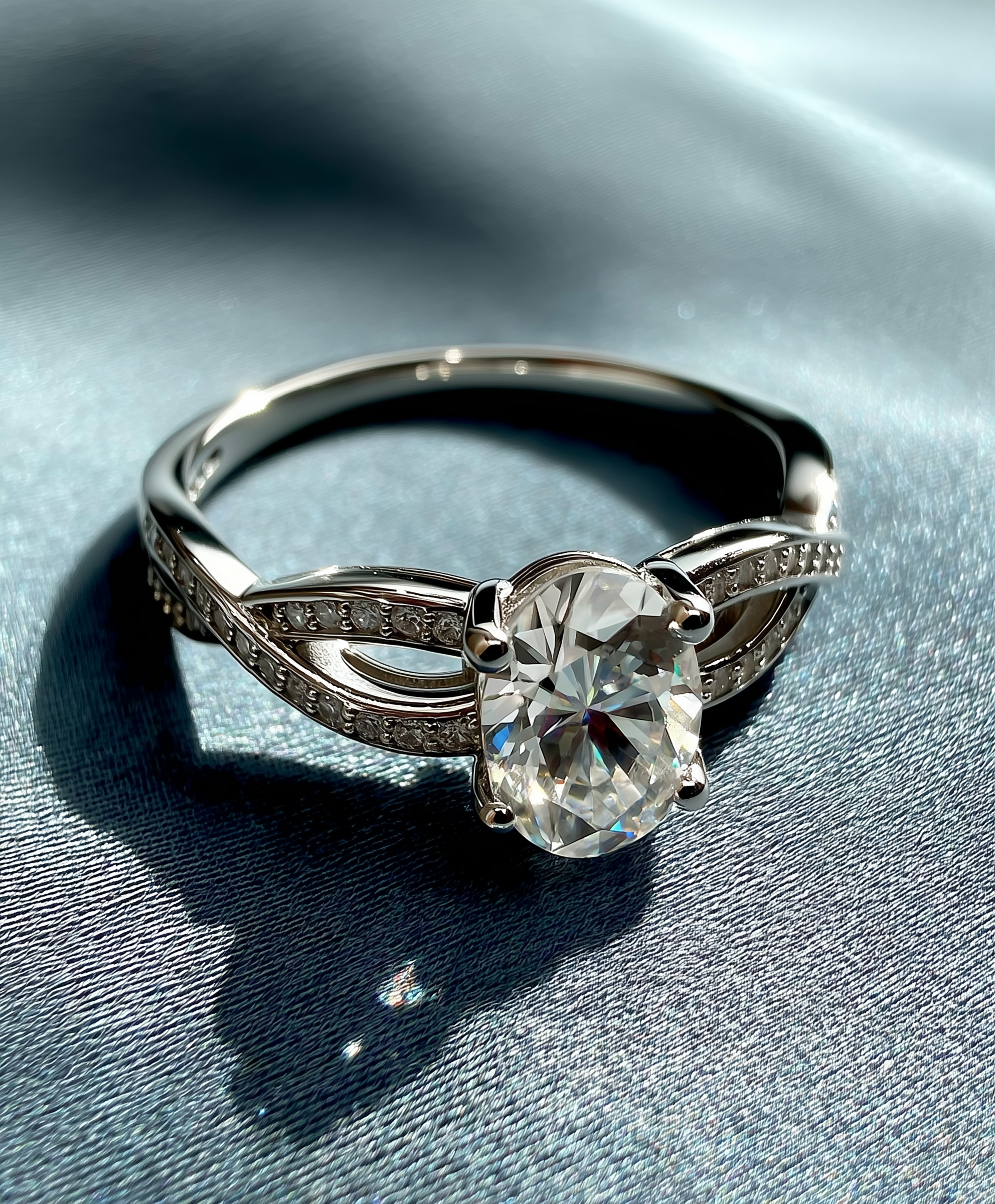"Marin oval-cut diamond ring 2-3 carat twisted band 18K gold solitaire"
